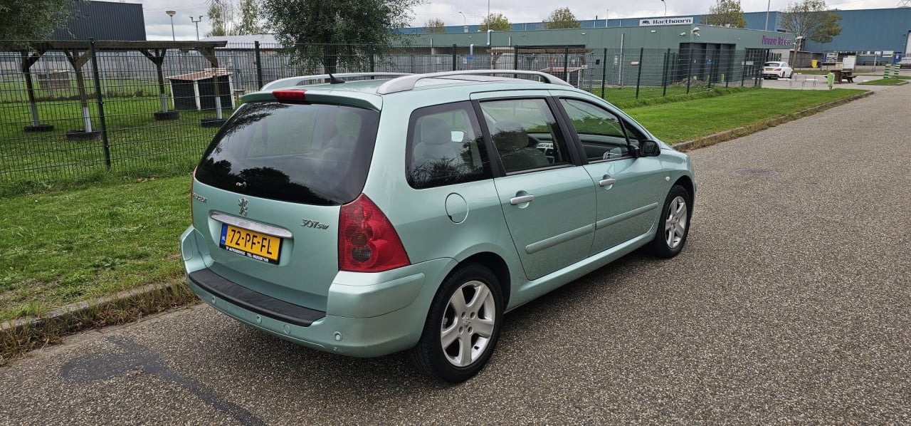Peugeot 307 SW 2.0 16V Pack panoramisch dak! Met Slecht's 137591km!