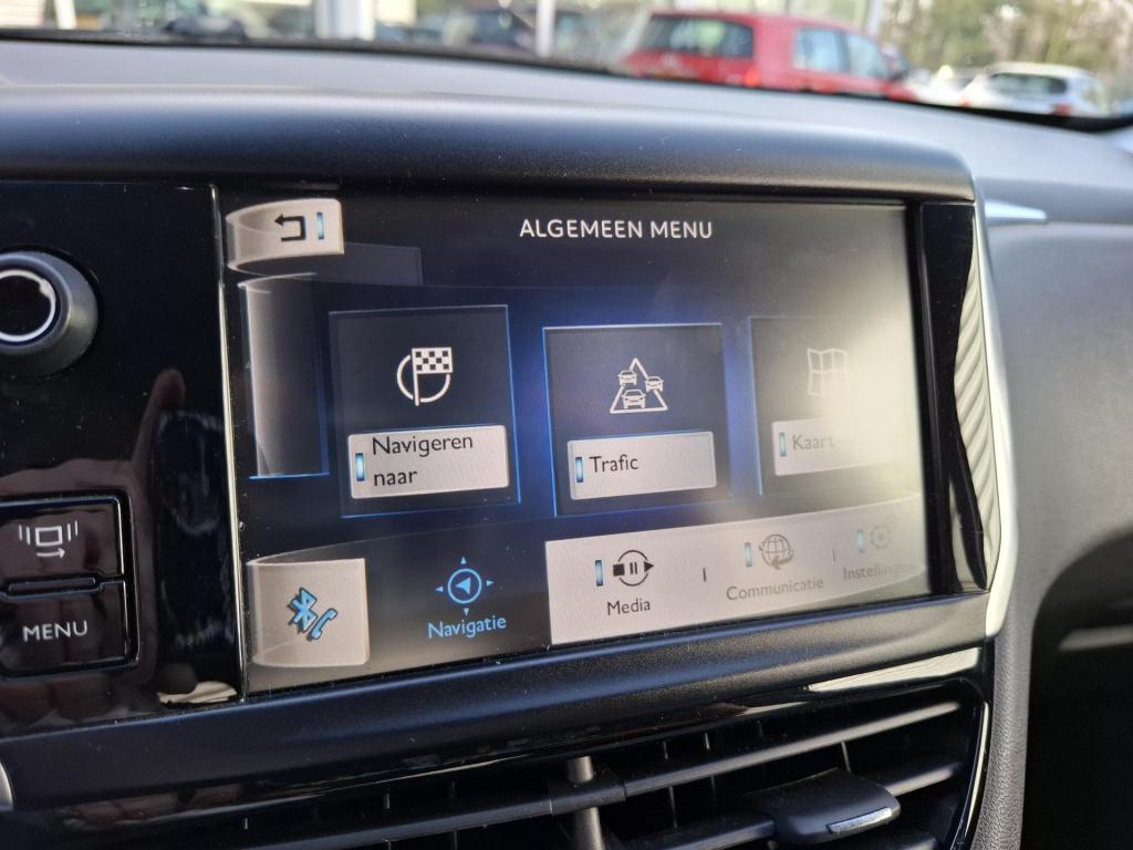 Peugeot 208 1.4 vti 95 griffe 5-drs navi/leer/clima