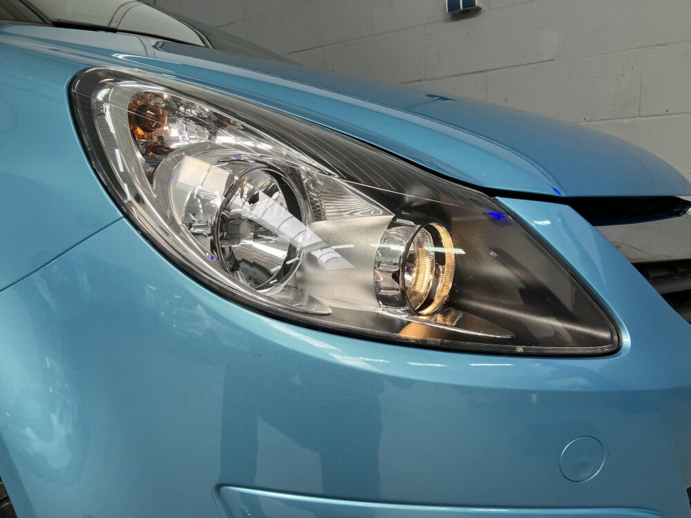 Opel Corsa 1.4-16V '111' Edition
