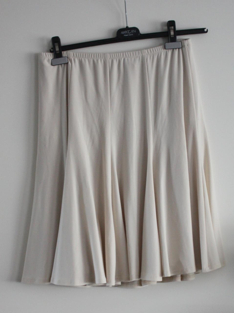 Beige rok maat 40