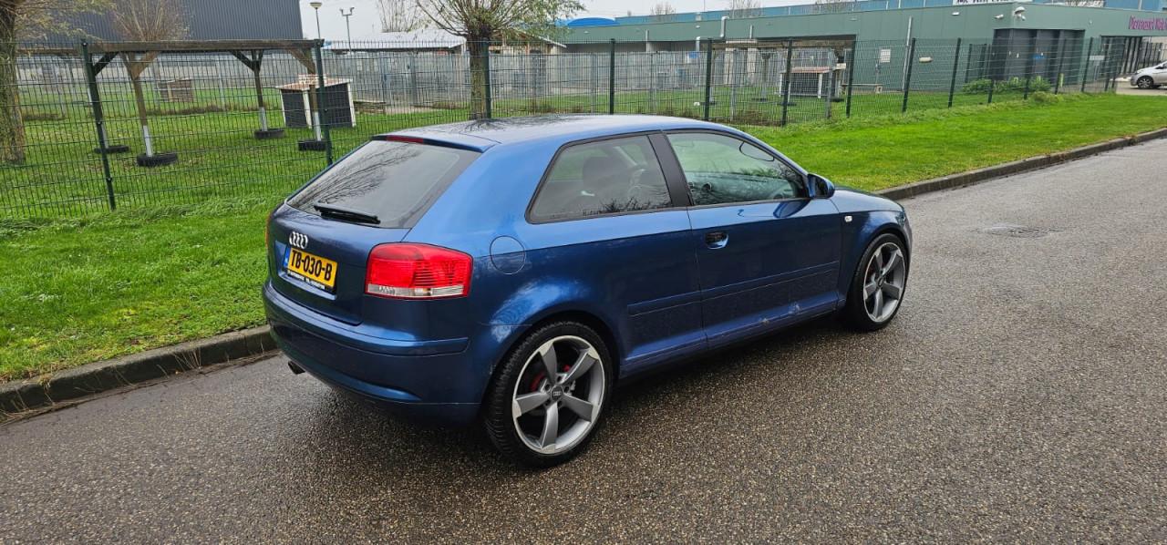 Audi A3 1.6 FSI Attraction Climate control!