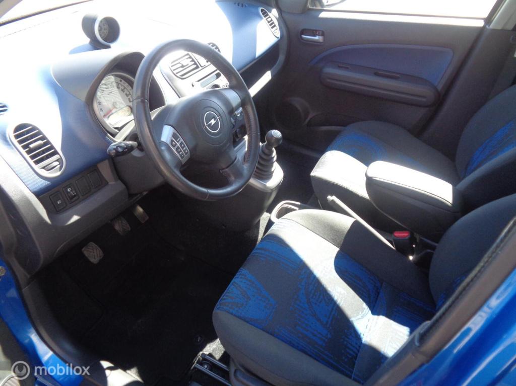Opel Agila 1.0 edition/airco/lm velgen/donker glas/hele nette auto/slechts 