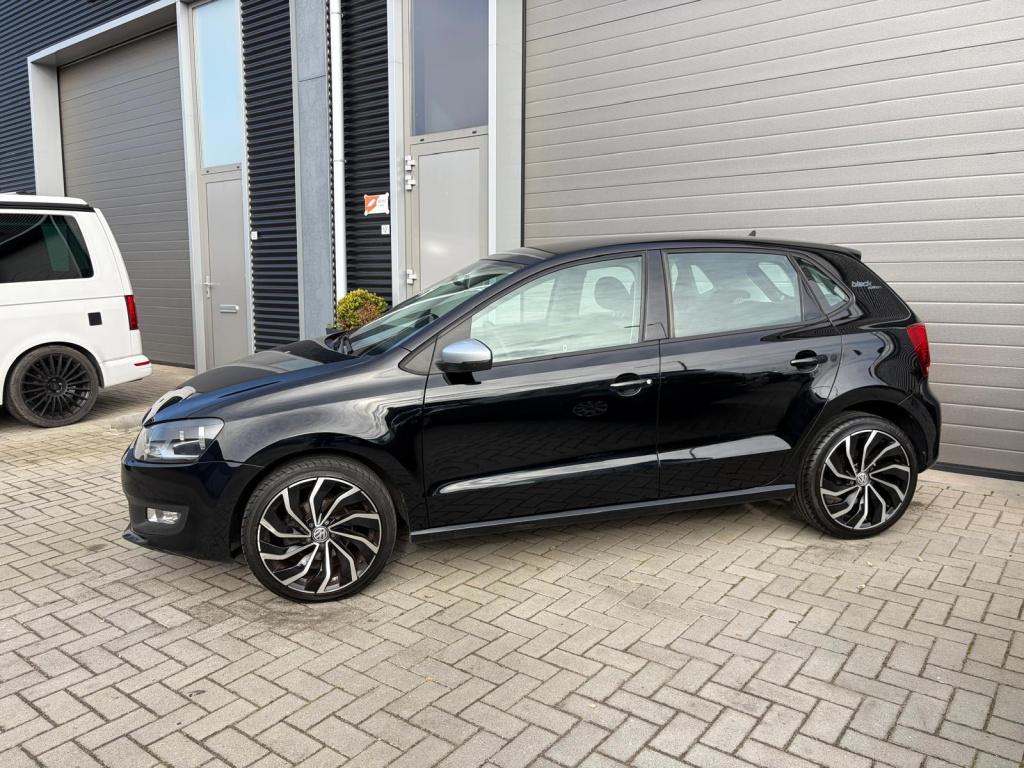 Volkswagen Polo 1.4-16v comfortline/lichtmetaal/carplay/airco/black edition