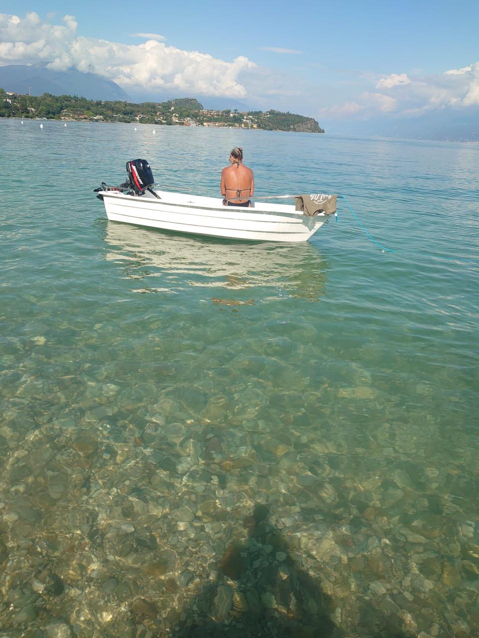 Leuk bootje met trailer en fourstroke motor