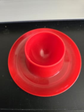Rood eierdopje plastic jaren 70
