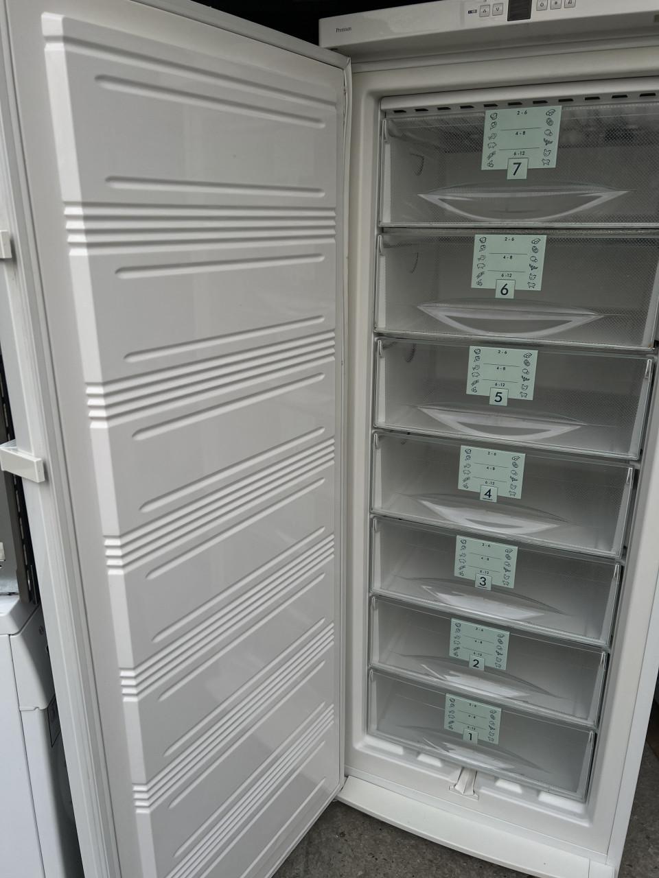 Liebherr vrieskast 165x65 cm. Vriezer inhoud 307 liter klasse A++