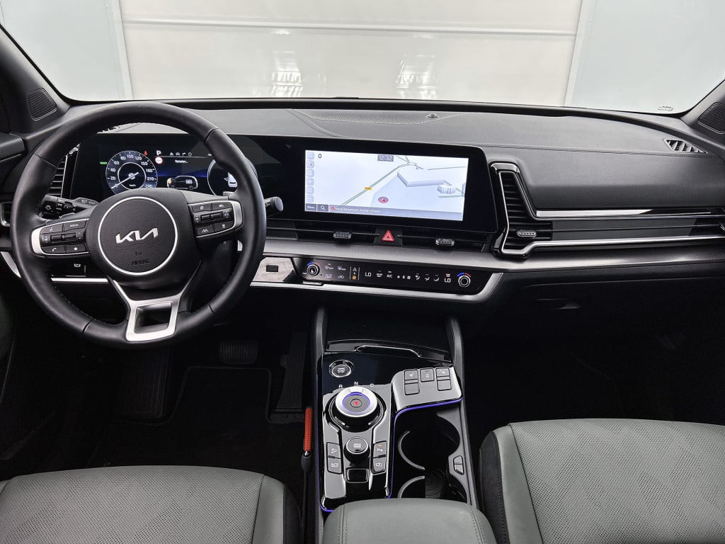 Kia Sportage 1.6 t-gdi hybrid dark edition | dark grey | stoelverwarming |