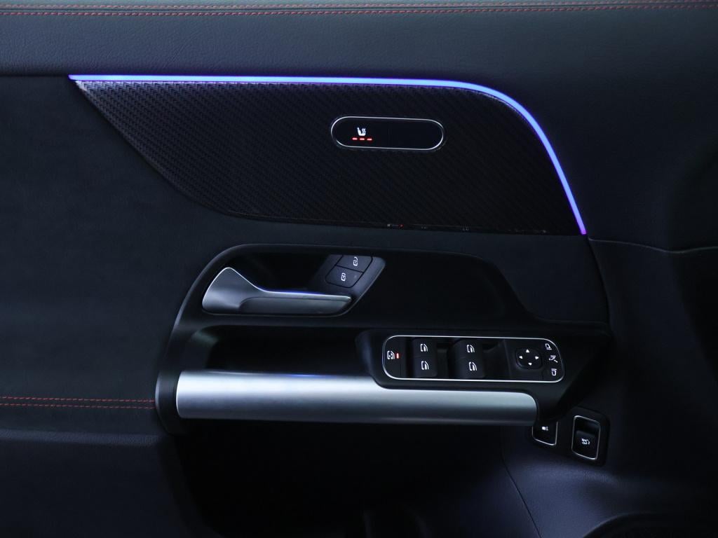 Mercedes-Benz Gla-klasse 250 e amg plug-in hybride edition amg line | night