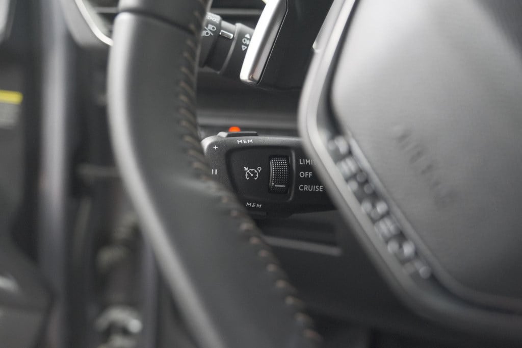 Peugeot 3008 1.6 hybrid 225 allure pack business | camera | navigatie | app