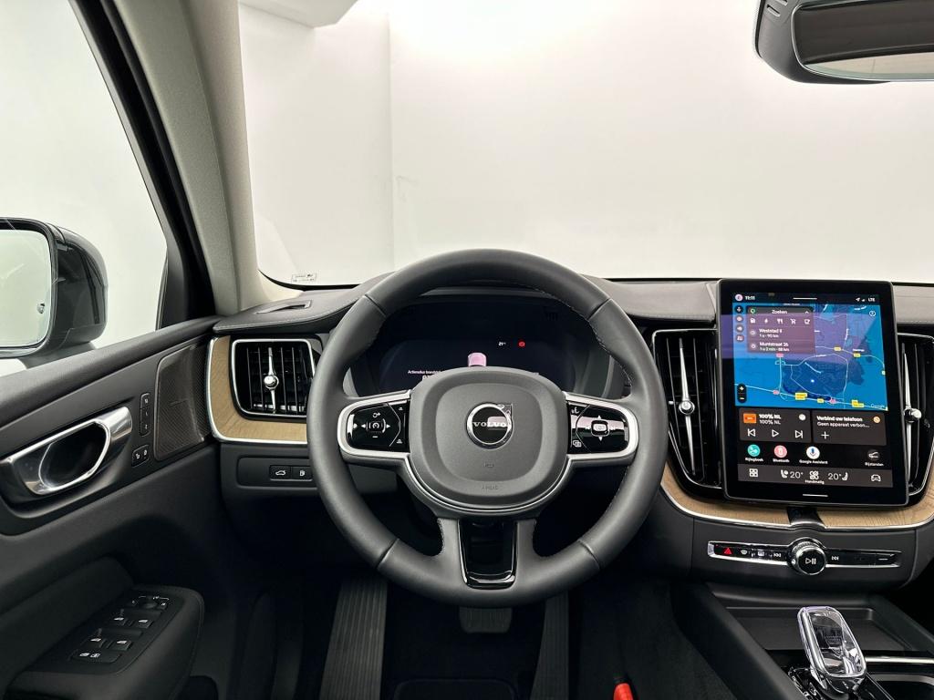 Volvo XC60 t6 398pk recharge ultra dark|