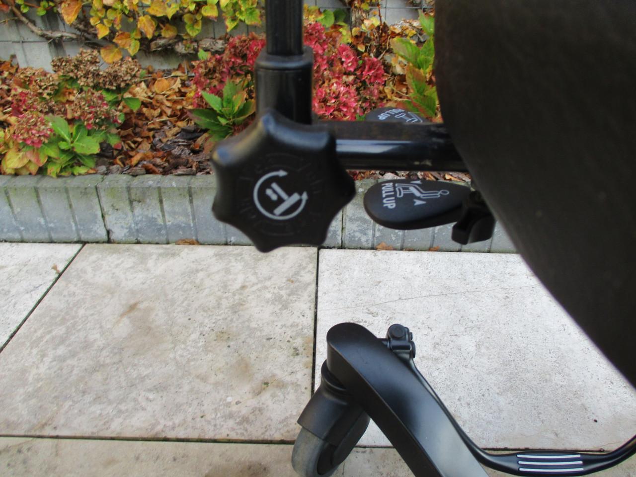 Zgan Vela Tango 700 EB Trippelstoel met elektrisch hoog-laag bediening