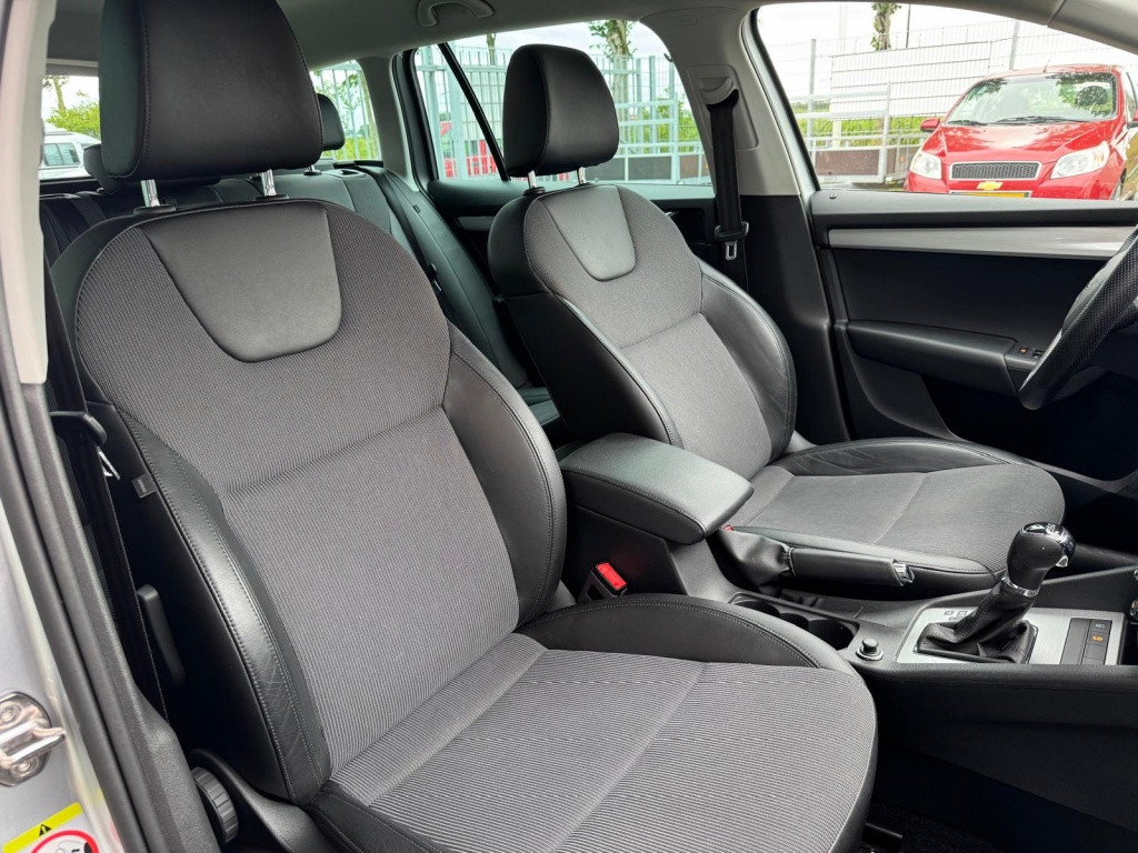 Skoda Octavia combi 1.0 tsi grt amb. bns