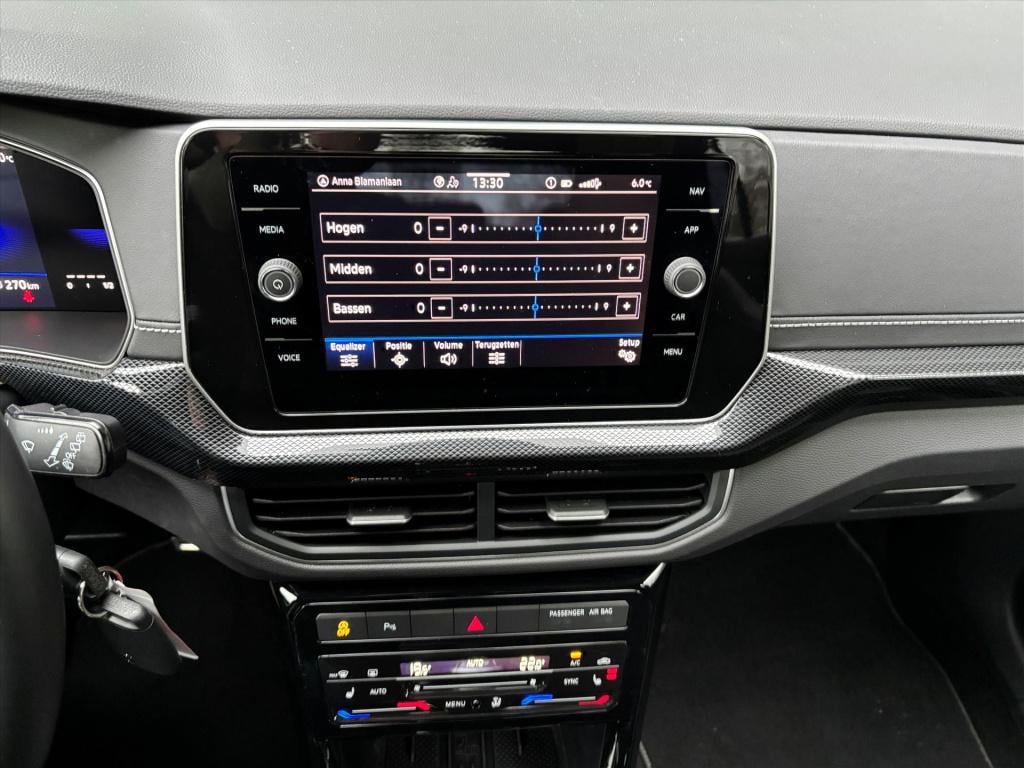 Volkswagen T-cross 1.5 tsi 150pk dsg-7 r-line| trekhaak|navi| led strip| ri