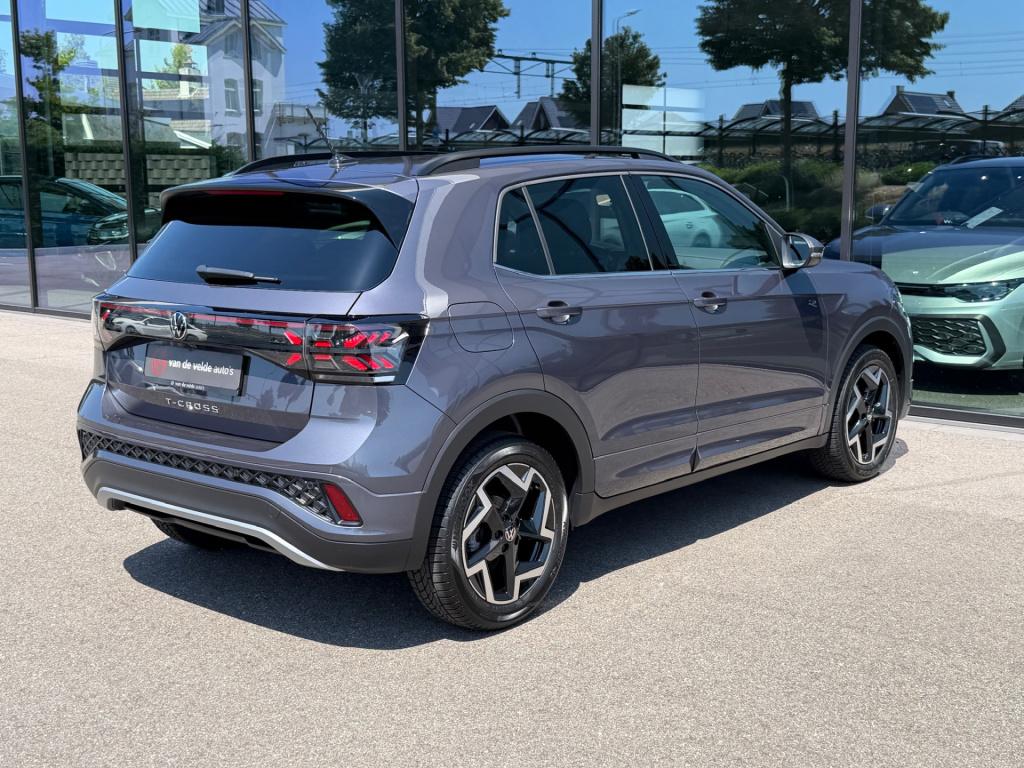 Volkswagen T-cross 1.5 tsi 150pk dsg r-line | camera | trekhaak | navi | iq