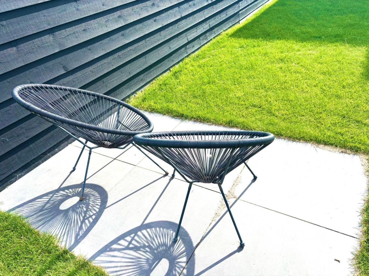 2x zwarte loungestoel tuin