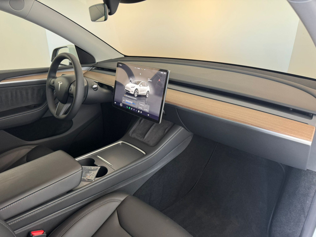 Tesla Model Y rwd 58 kwh