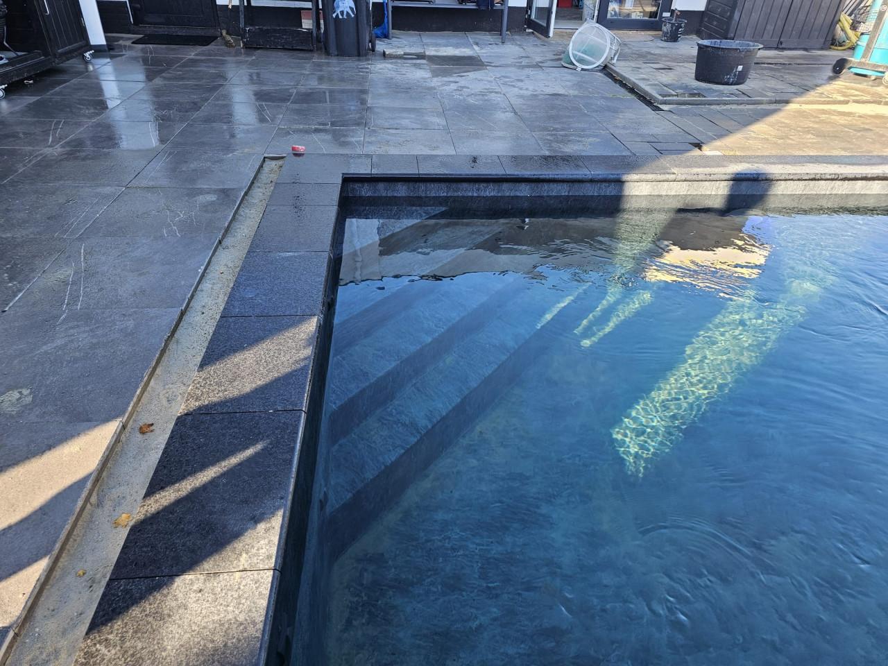 Zwembaden bouw, zwembadfolie (liner) lassen en renovatie