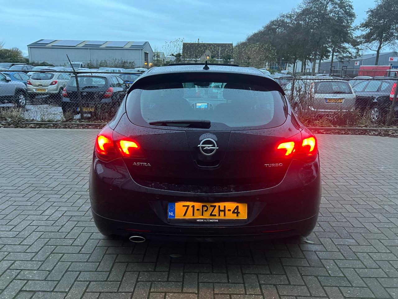 Opel Astra 1.4 Turbo Cosmo Luxe Opties