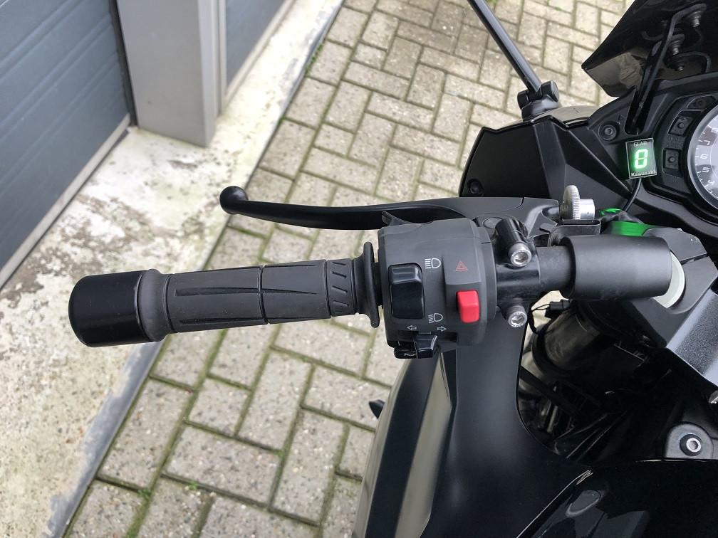 Kawasaki Z1000SX uit 2013 met 37dkm, nette staat, diverse extra's €6295,-