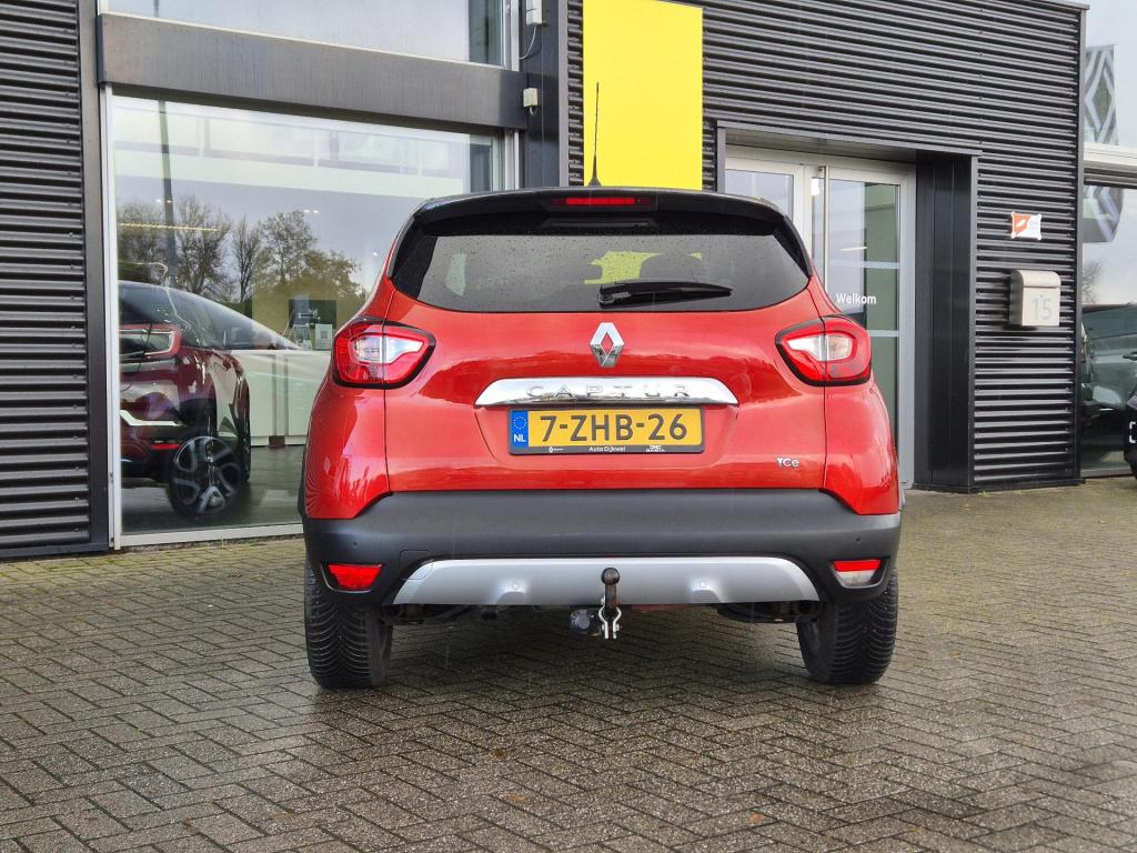Renault Captur tce 90 helly hansen camera, trekhaak, all season banden, nav