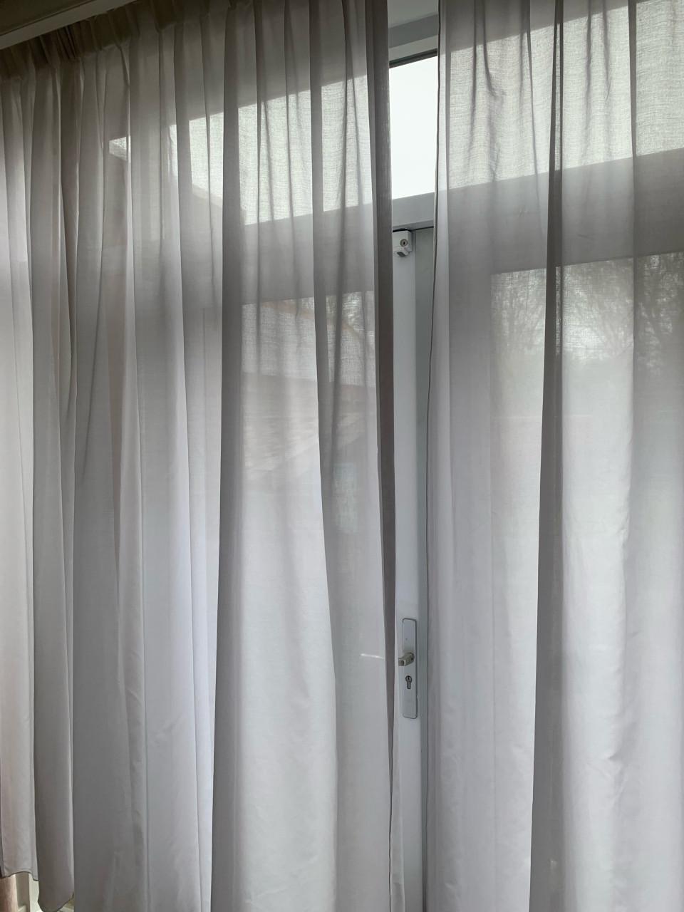 In between gordijnen wit