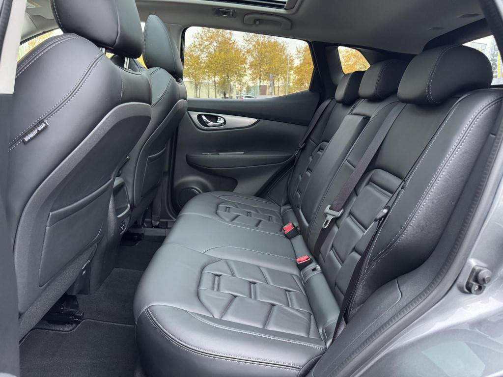 Nissan Qashqai 1.3 dig-t premium edition automaat incl. trekhaak!