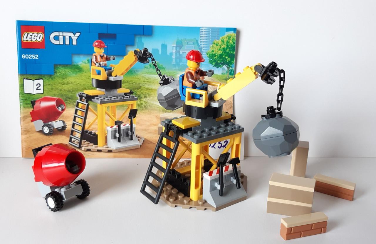 LEGO City 60252: bouwplaats met bulldozer , sloopkogel, cementmolen
