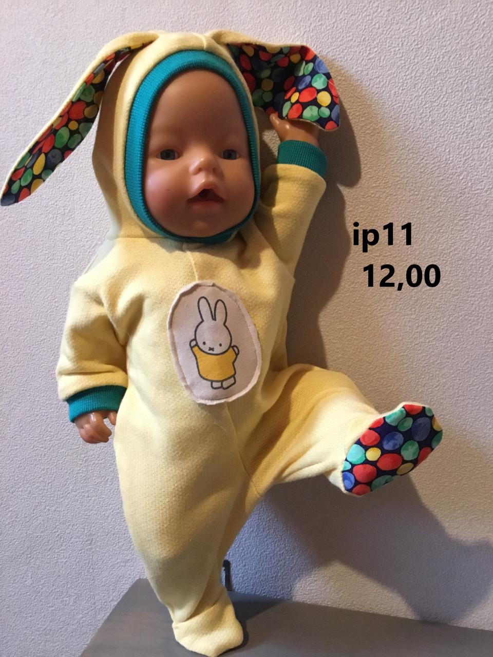 Poppenkleertjes baby born. Paashaas set . Opbrengst KiKa.