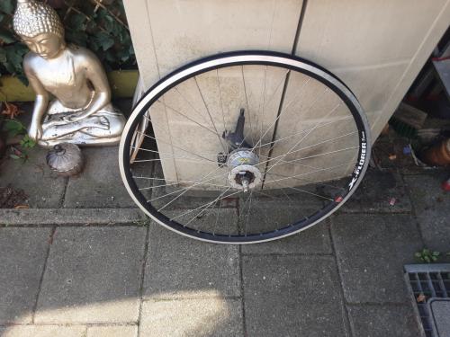 28 inch shimano nexus voorwiel, naafdynamo, rollerbrake rem