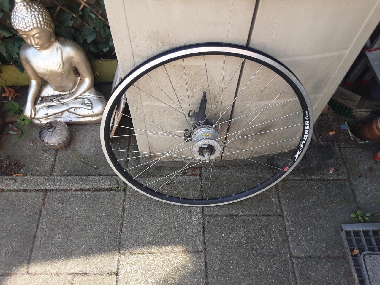 28 inch shimano nexus voorwiel, naafdynamo, rollerbrake rem