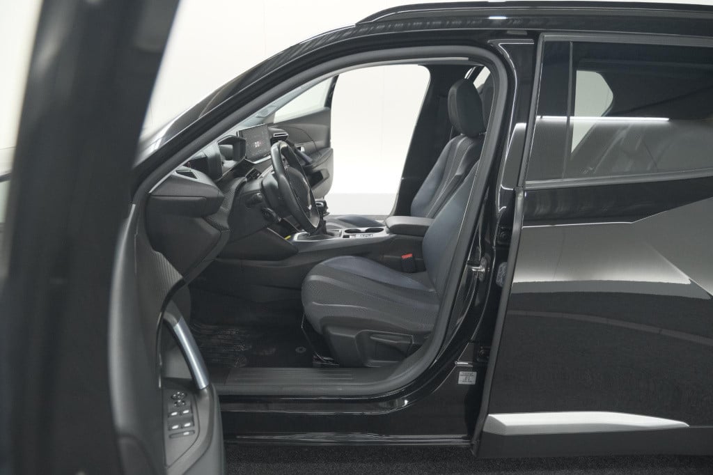 Peugeot 2008 puretech 130 allure | camera | apple carplay | navigatie | par