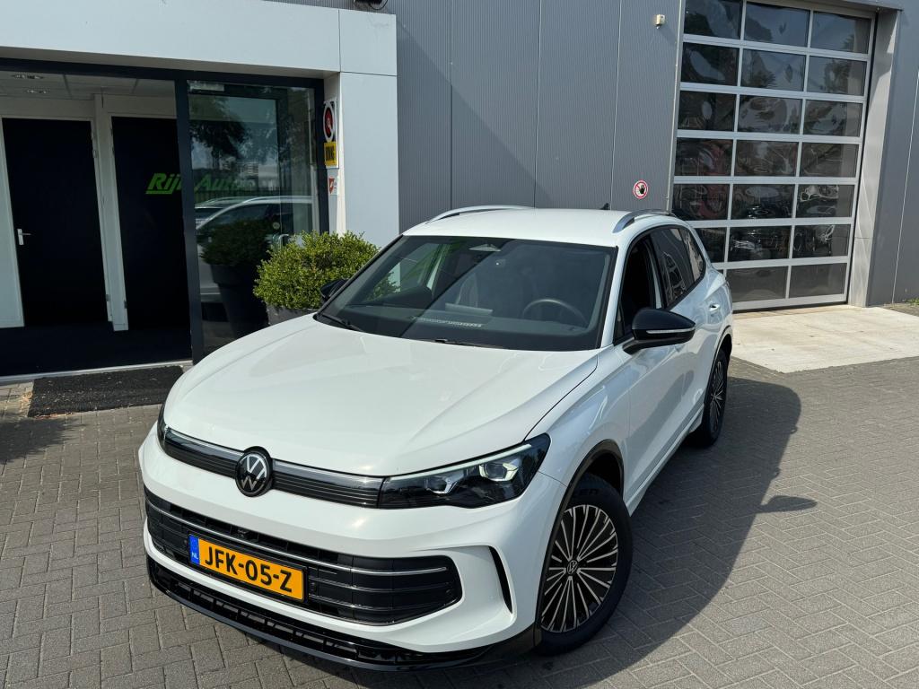 Volkswagen Tiguan 1.5 tsi goal * acc * 360 camera * trekhaak * lane + side 