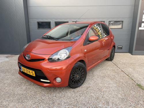 Toyota Aygo 1.0 12V Vvt-i 5DRS 2012 Dynamic Orange Airco Apk
