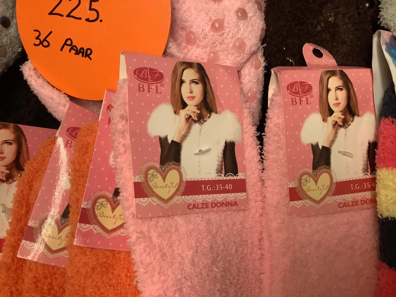 Partij leuke huissokken. ( partij 225)