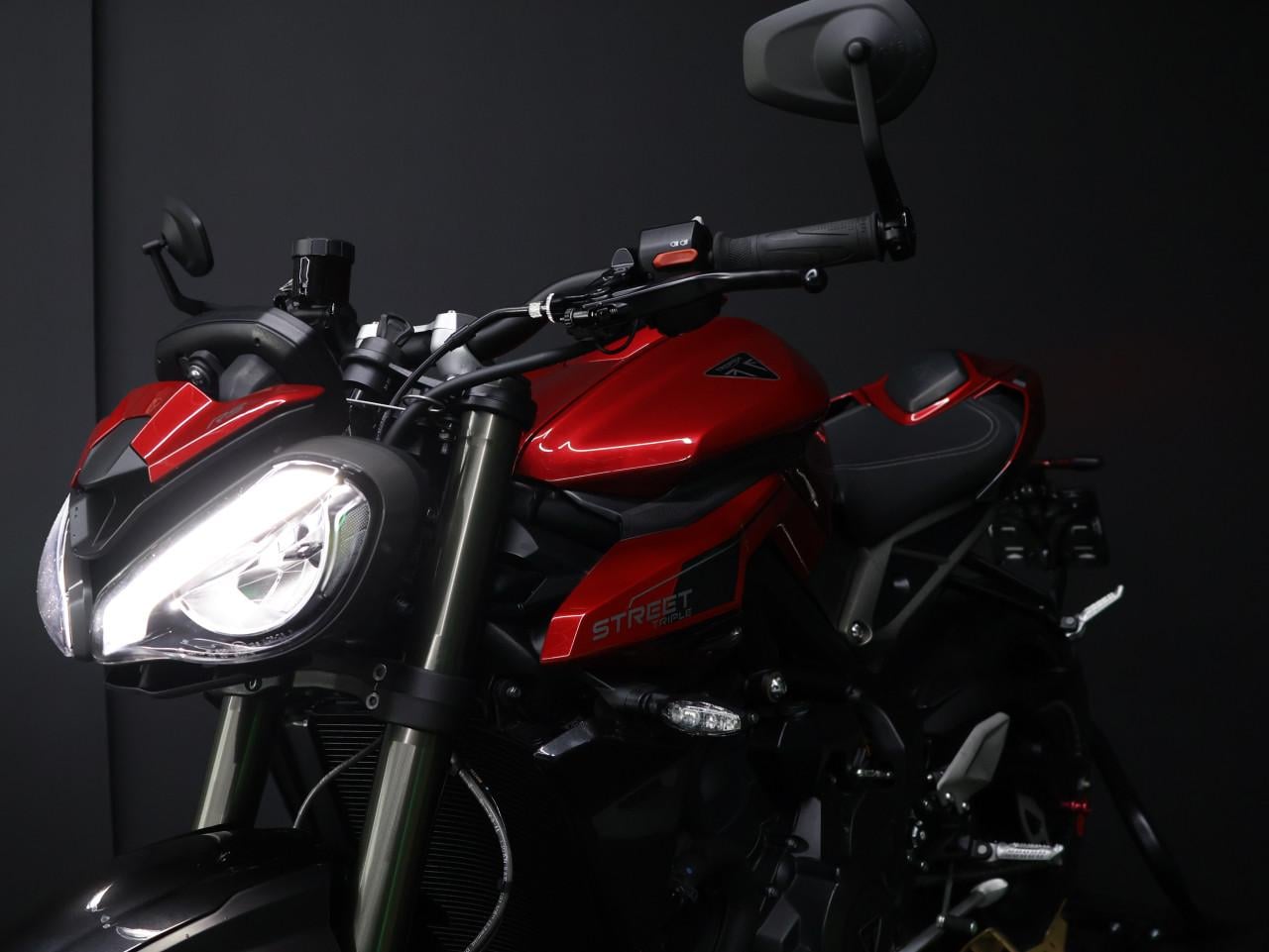 STREET TRIPLE 765 RS | Carnival Red