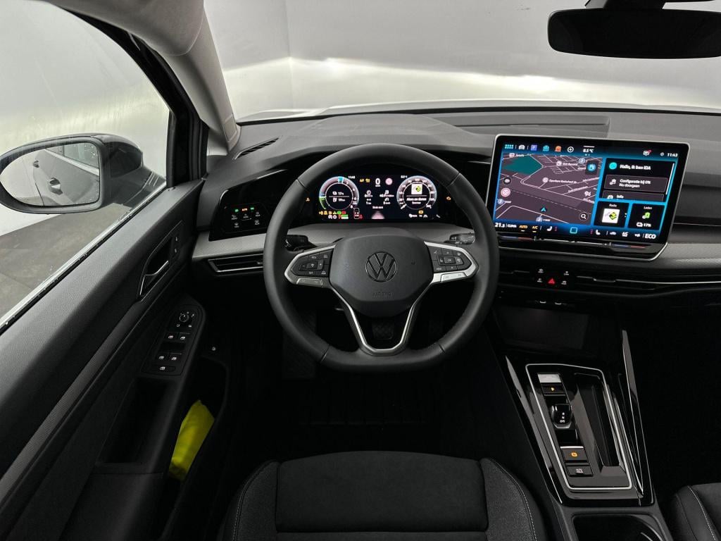Volkswagen Golf style edition 204 pk plug in hybride