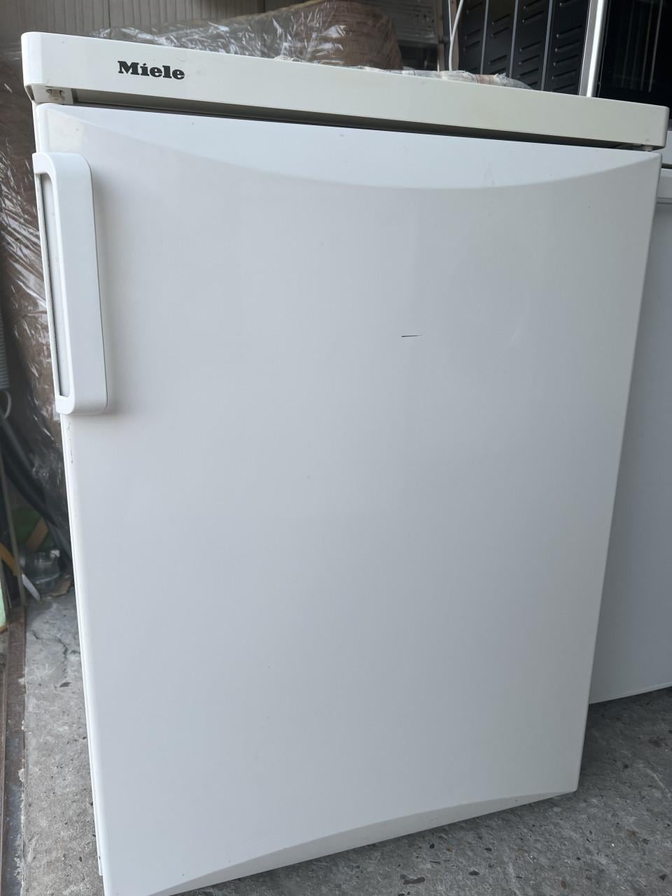 Miele Koelkast 85x60 cm. Als nieuw en netjes