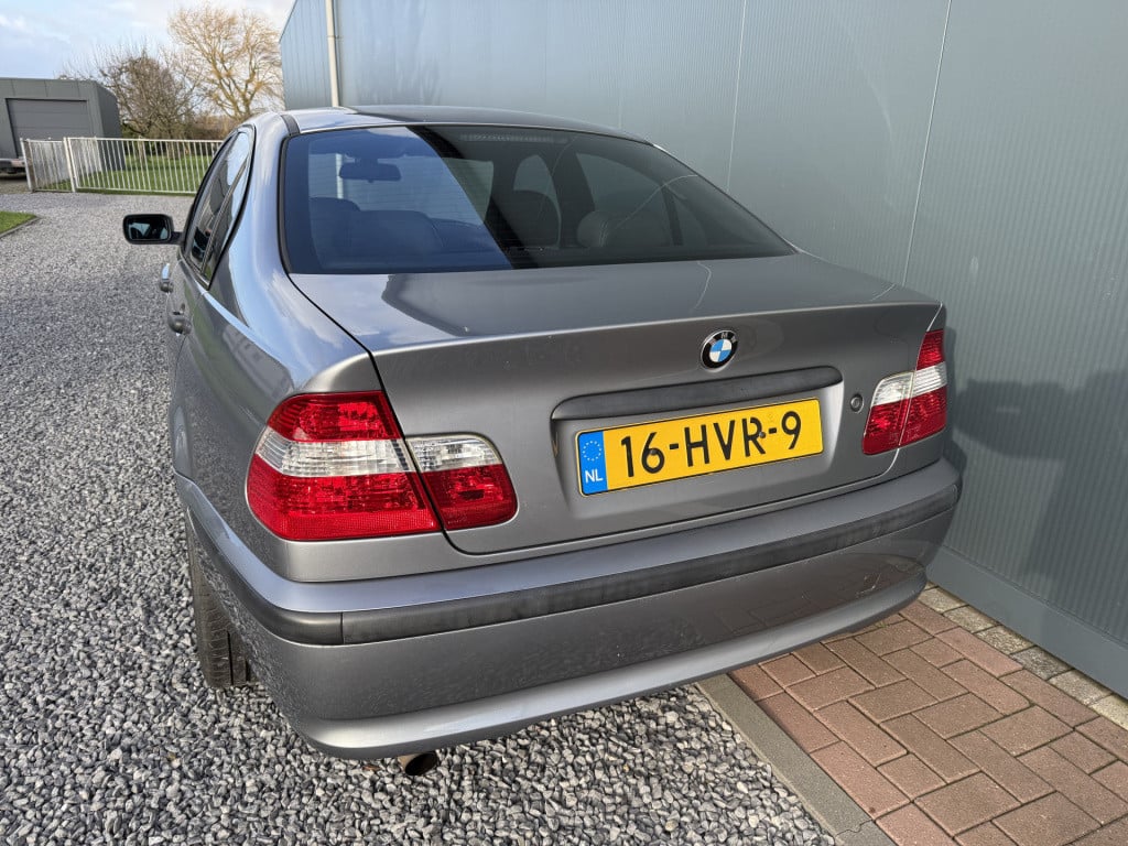BMW 3-serie 318i 2.0i special executive sedan