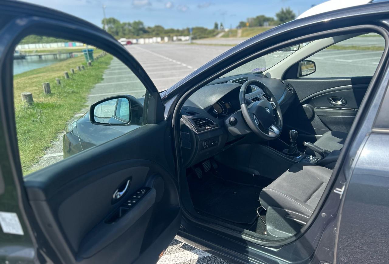 Renault MéganeEstate 1.2TCe Exp-BJ.2012 NU  🫣 €2500 Serieusze bieding besp