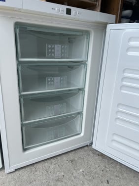 Bijna Nieuwe Liebherr GP 1476 Premium diepvriezer Vrieskast 85x61 cm. 103L