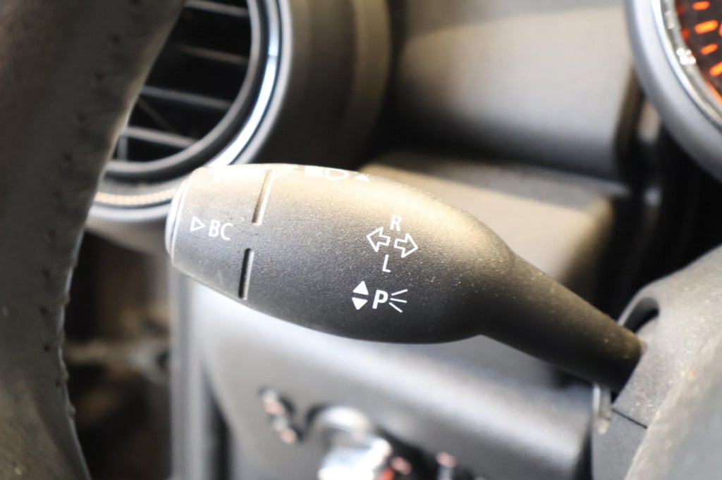 Mini One mini 1.5 first salt nl auto,btw, carplay, allseason, cruise