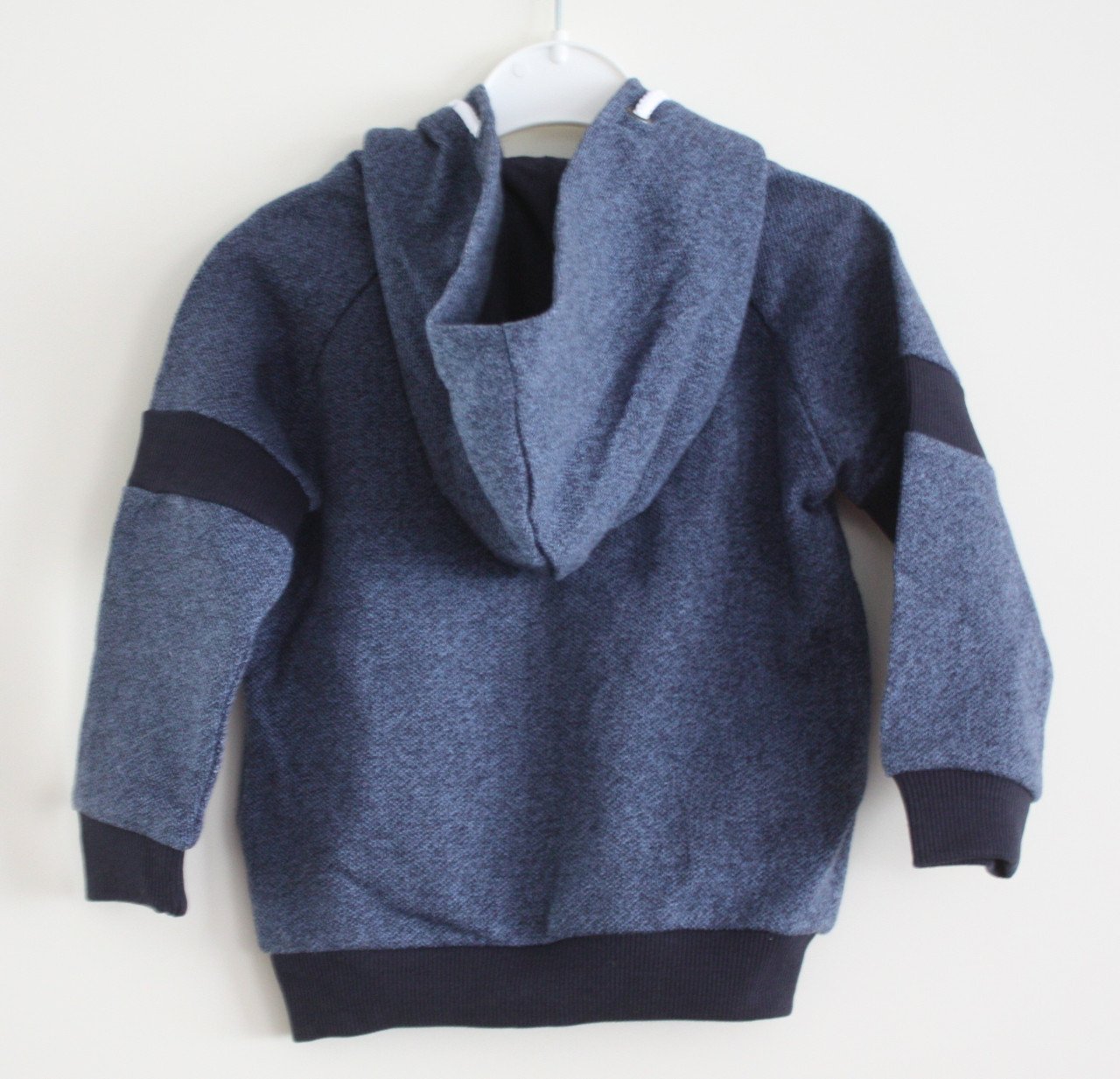 Blauwe vest  maat 80