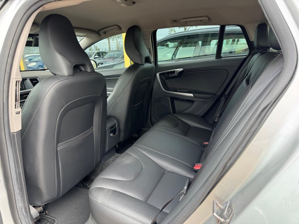 Volvo V60 2.4 d6 tw.en. r-des. automaat