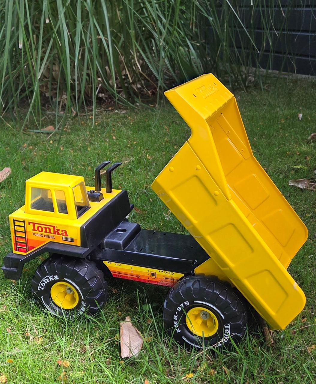 🎈Tonka Steel Classics Mighty Dump Truck
