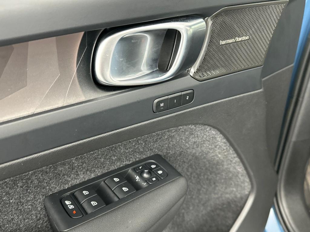 Volvo XC40 t5 262pk recharge ultimate dark| pano| h&k| adap.cruise| camera