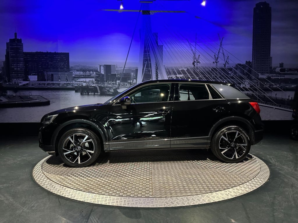 Audi Q2 35 tfsi business edition *navi*led*leer*trekhaak*