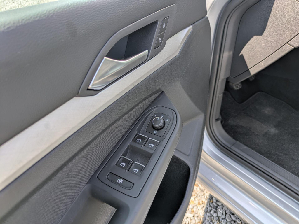 Volkswagen Golf 1.0 tsi life business | trekhaak | camera | carplay | acc |