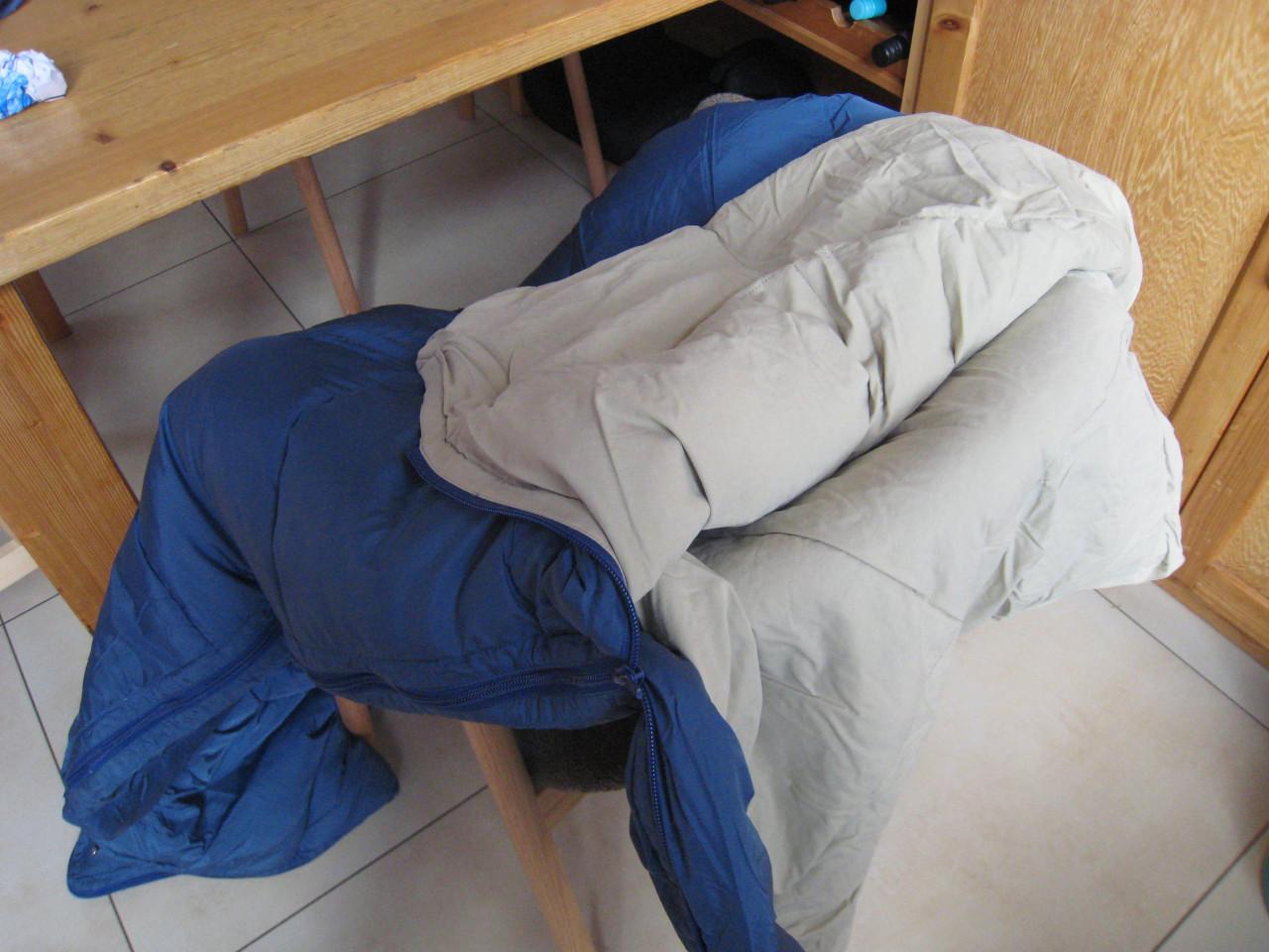 Voor de echte kampeerders: eenden-donzen slaapzakken.