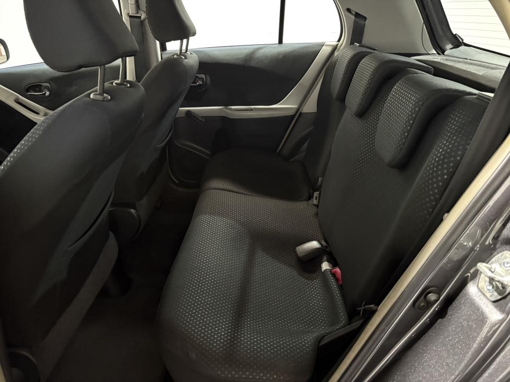 Toyota Yaris 1.3 vvti aspiration | clima | trekhaak | lm velgen |