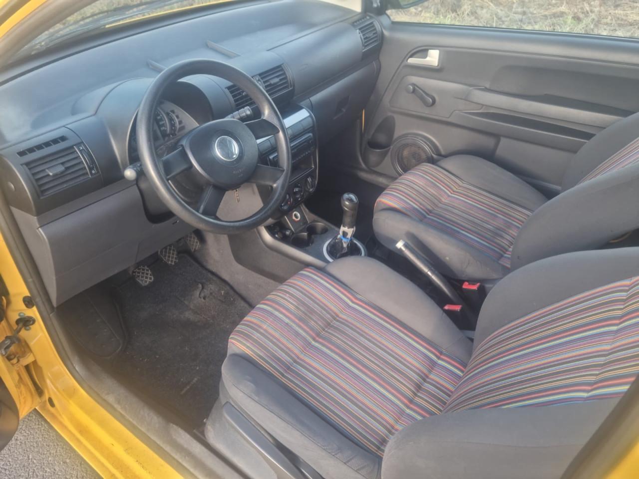 VW CROSS FOX 1.2i bouwjaar 2005 195000km apk 25-4-2026